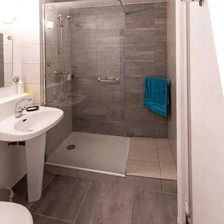 Entier Proche De Lyon Apartment *